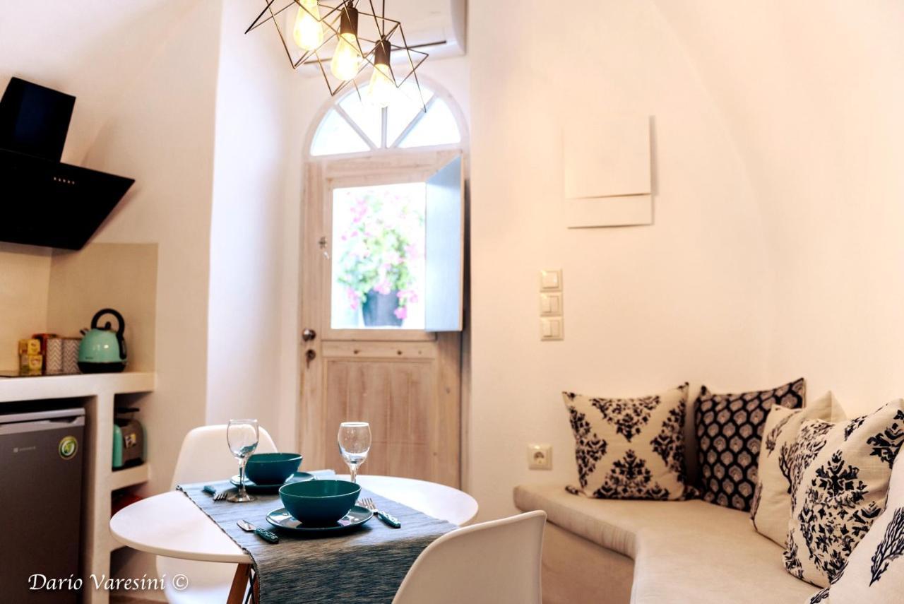 Santorinian Lava House Villa Pyrgos Kallistis Exterior foto