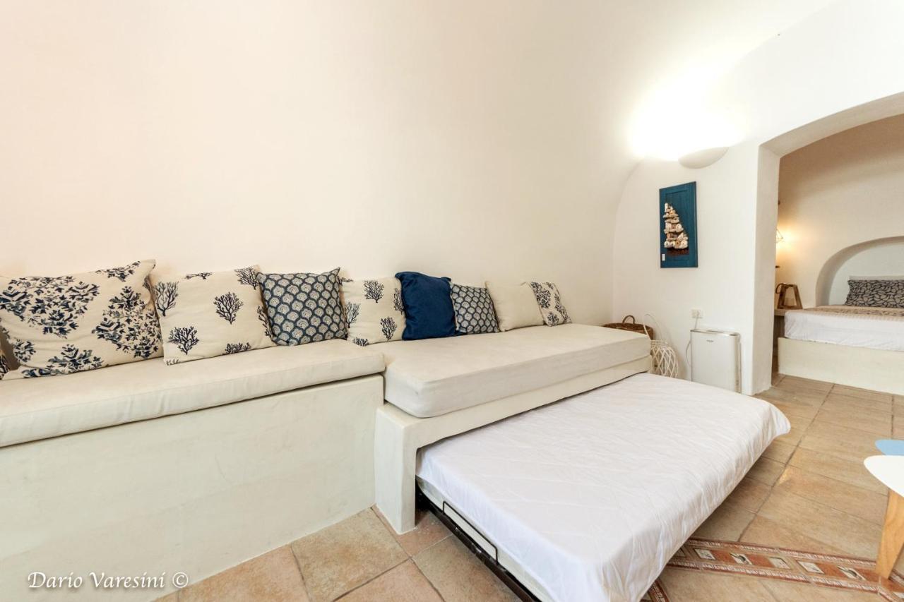 Santorinian Lava House Villa Pyrgos Kallistis Exterior foto