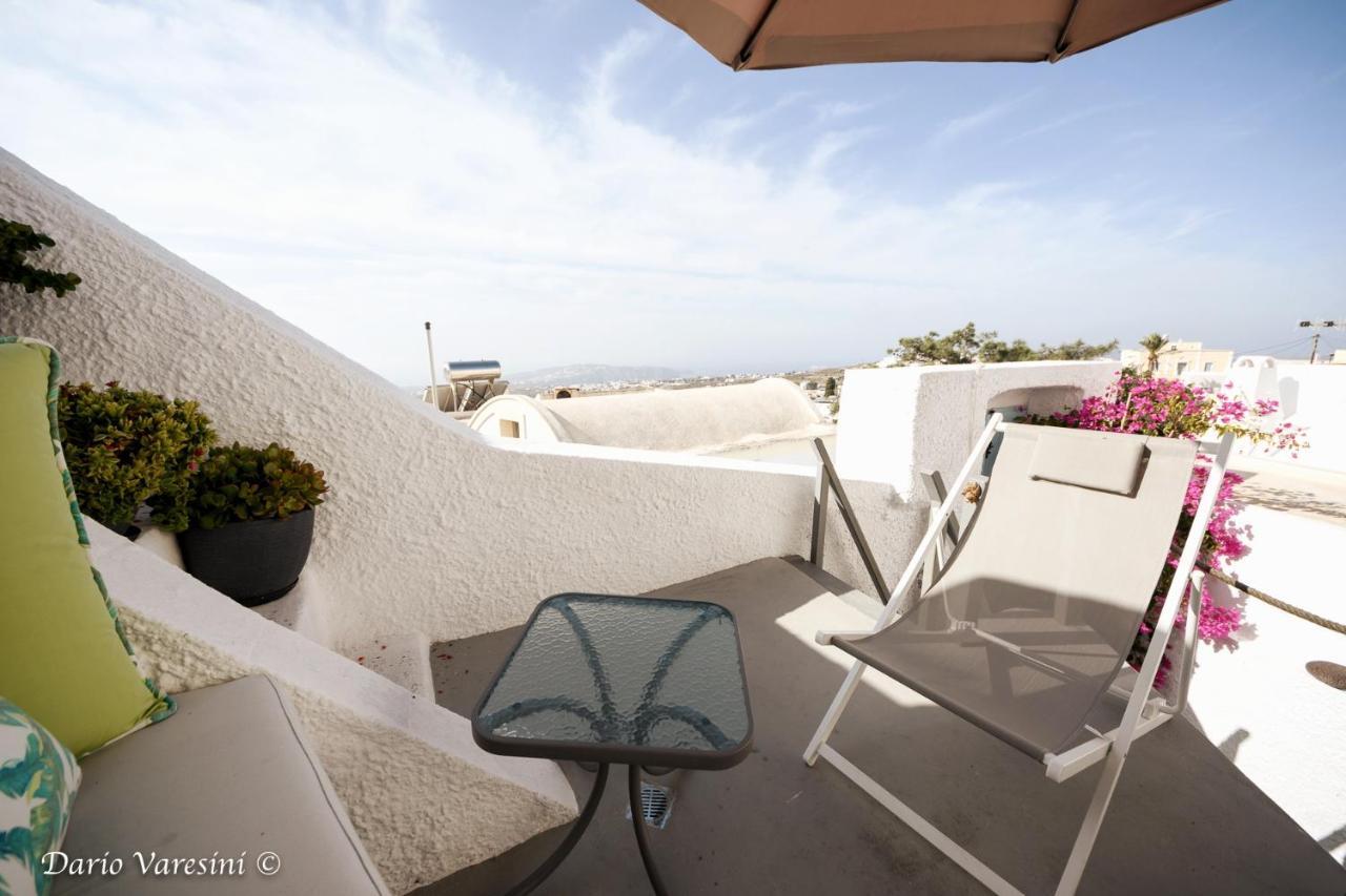Santorinian Lava House Villa Pyrgos Kallistis Exterior foto