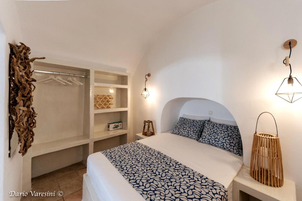 Santorinian Lava House Villa Pyrgos Kallistis Exterior foto