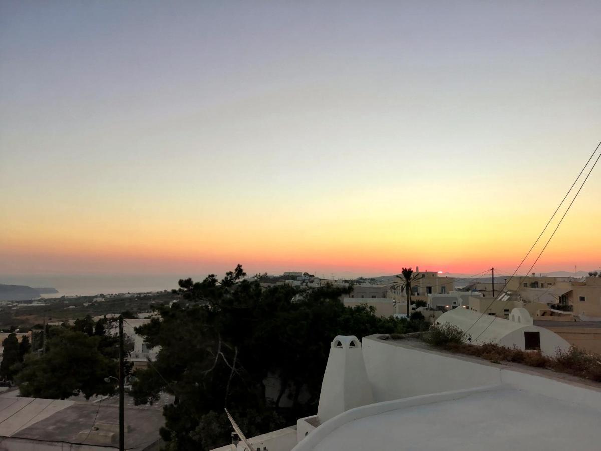Santorinian Lava House Villa Pyrgos Kallistis Exterior foto