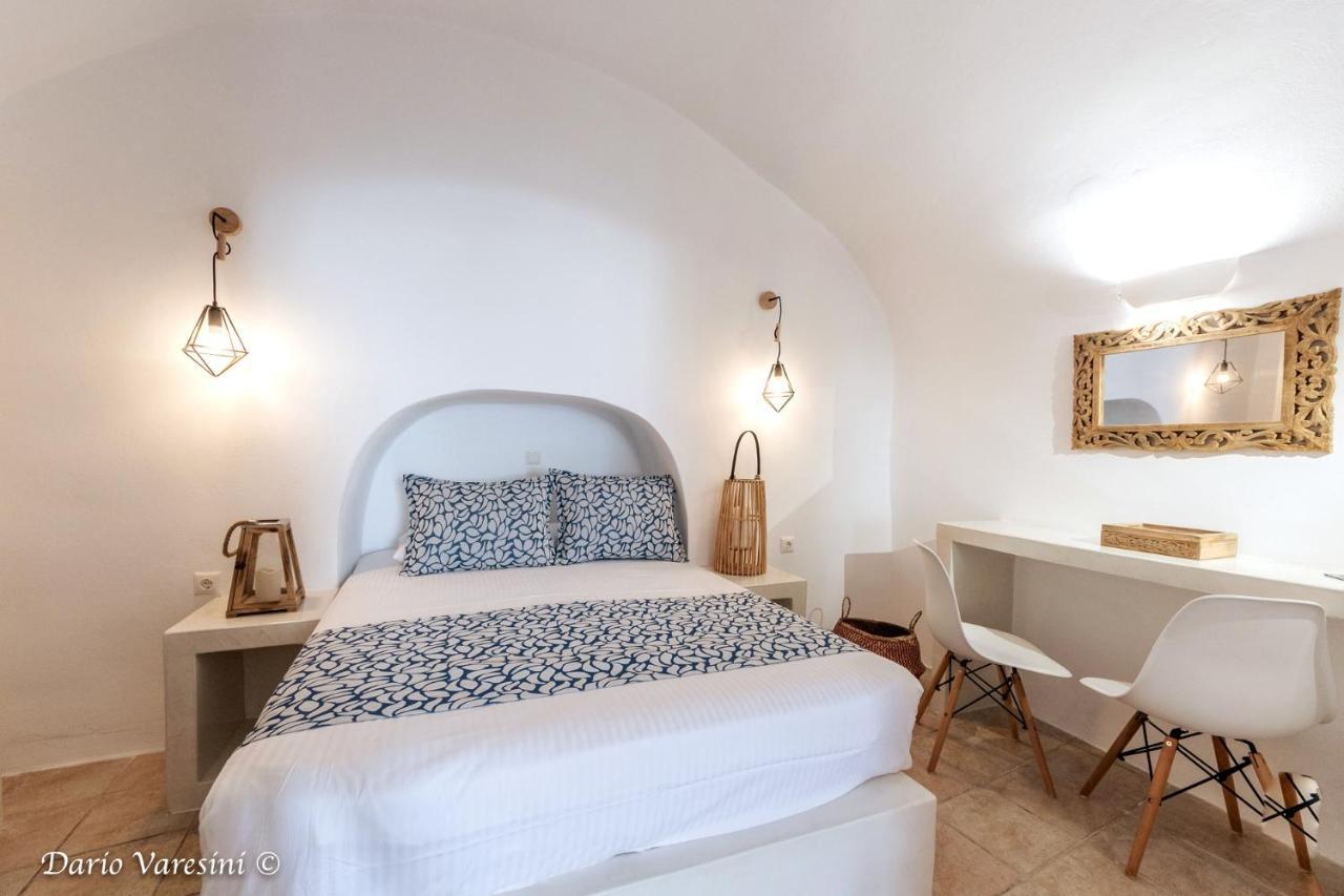 Santorinian Lava House Villa Pyrgos Kallistis Exterior foto